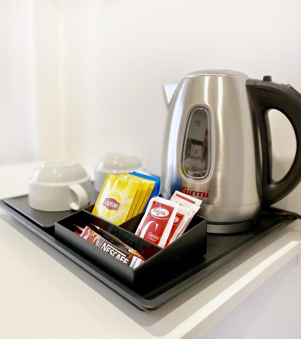 Fridge, coffee/tea maker, electric kettle