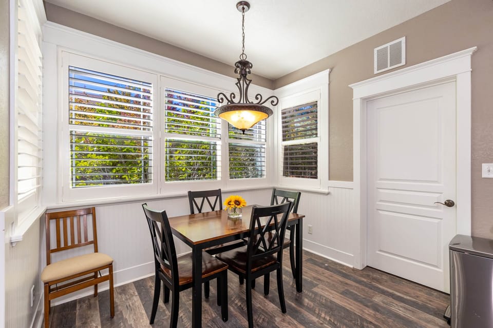 Breakfast Nook