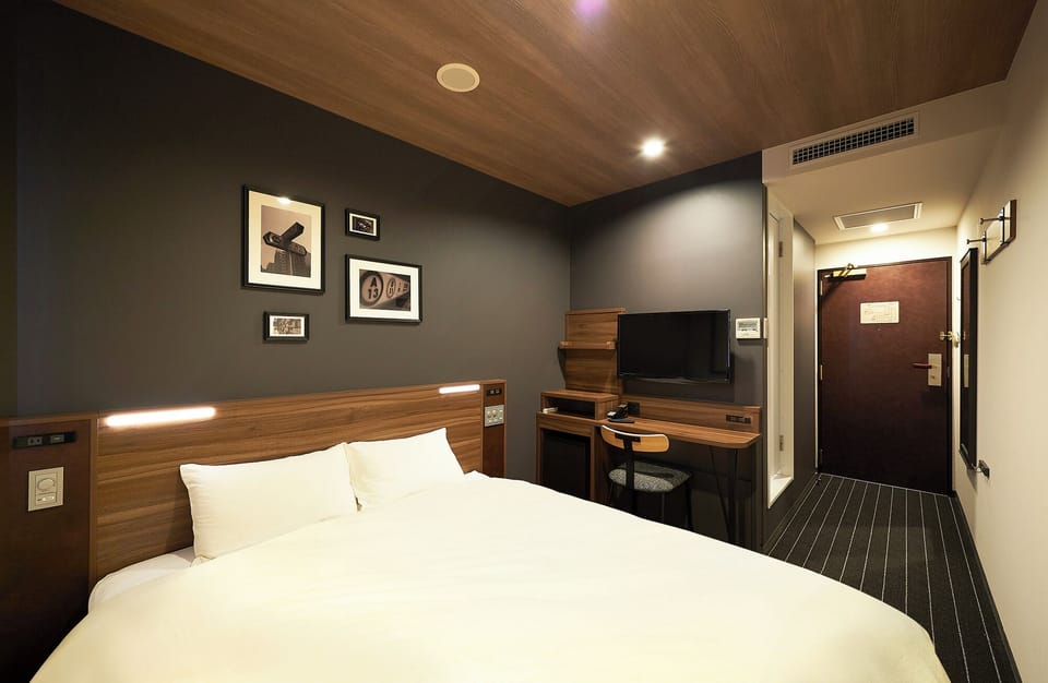 Down comforters, desk, blackout drapes, free WiFi