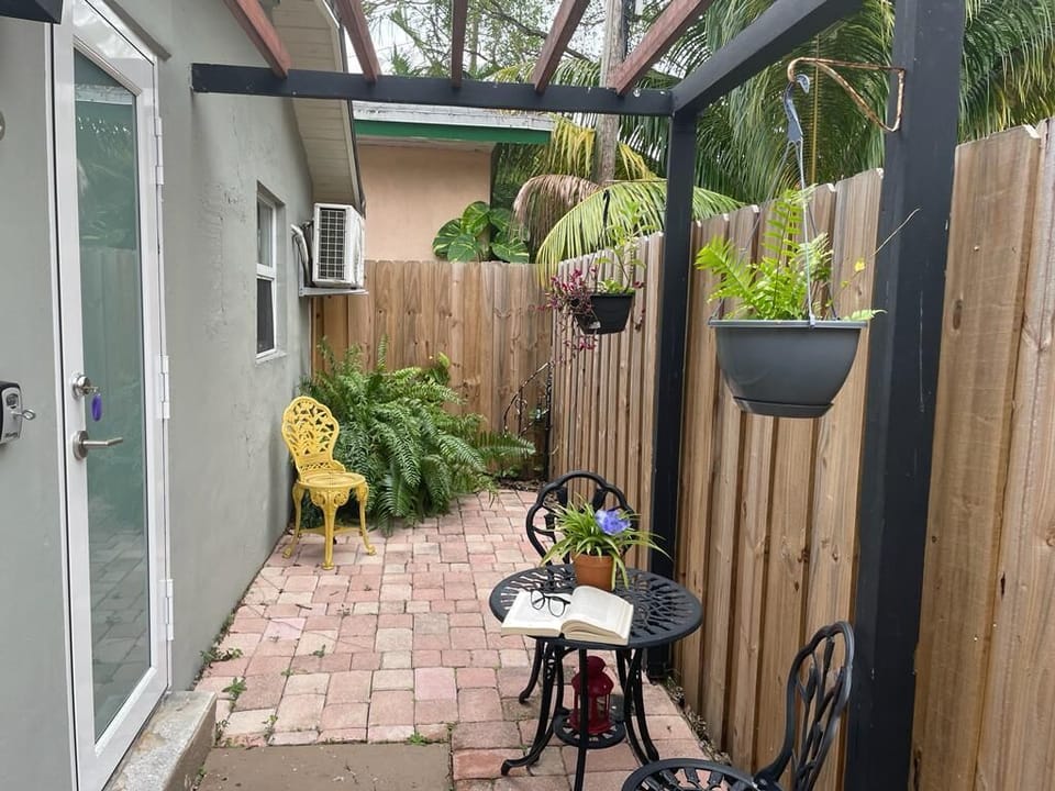 Nice sitting area just for you.