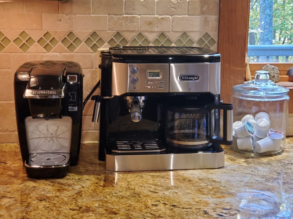Keurig maker & DeLonghi Coffee System
