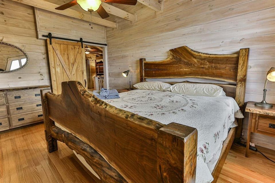 Upper Level King bedroom