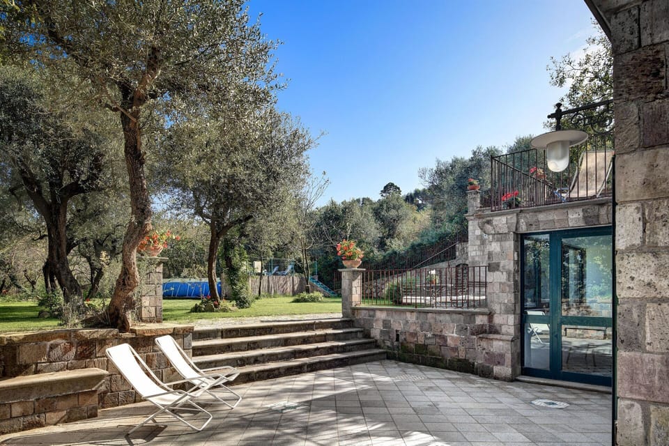 stony-villa-volcano-view-sant-agata-sui-due-golfi-villa-external