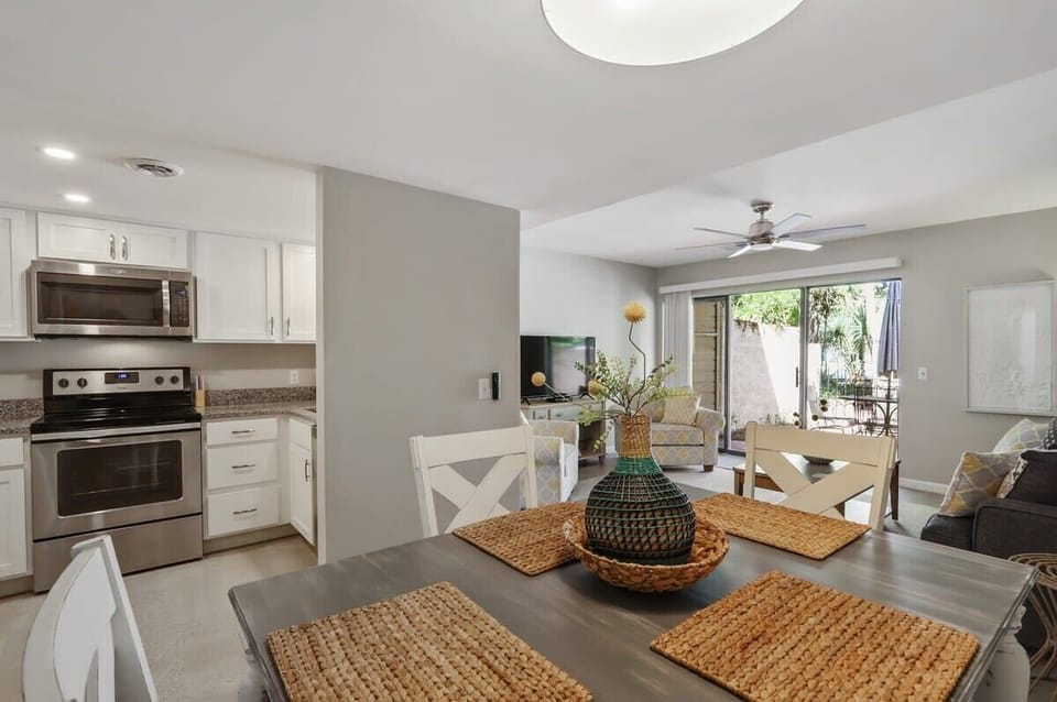 Spacious dining area with large table for all!
