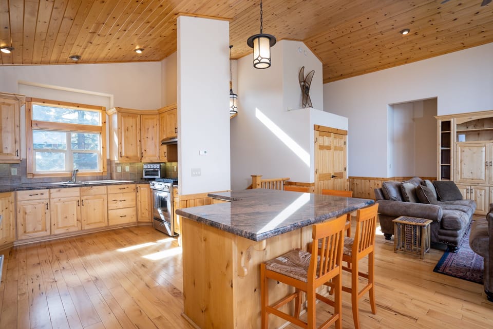 House, 4 Bedrooms | Private kitchen | Fridge, microwave, oven, dishwasher