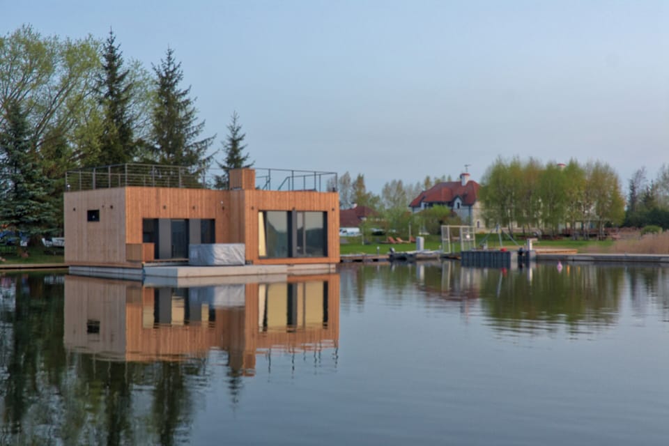 Couples treatment rooms, sauna, body treatments, sports massages