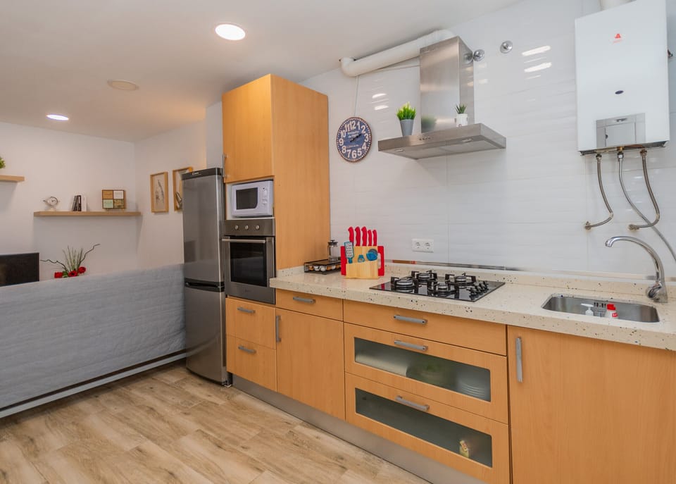 Enjoy the kitchen of this apartment in Rincón de la Victoria