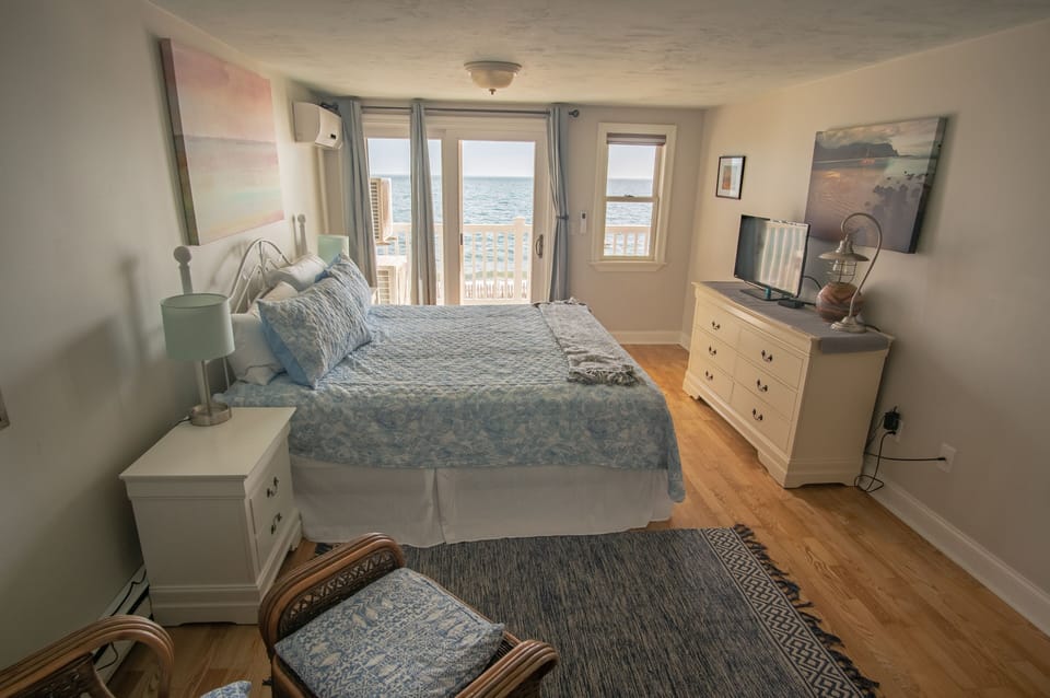 Water views from every room!