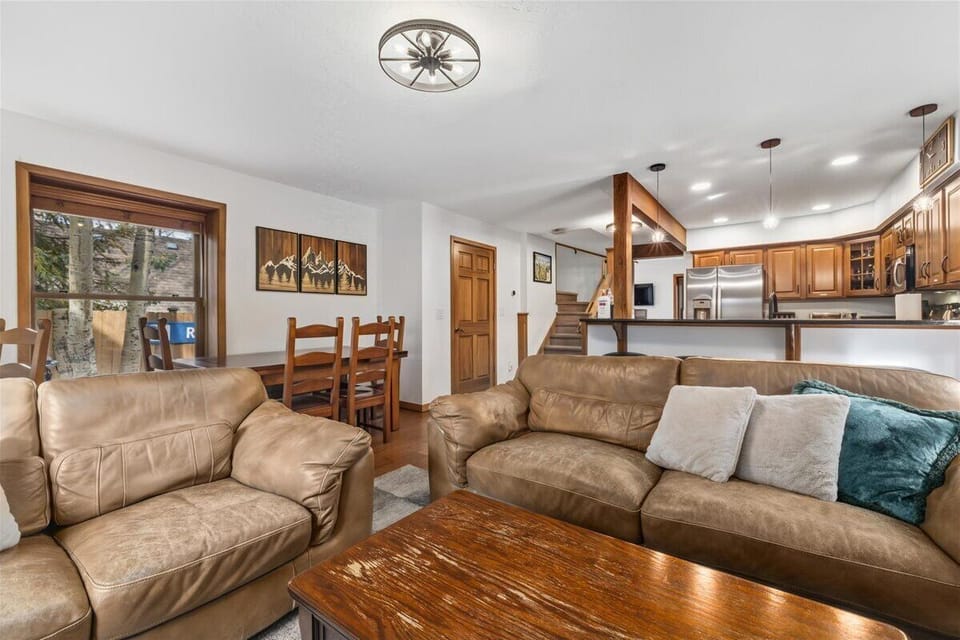 Open floor plan and view of the overall living space.  