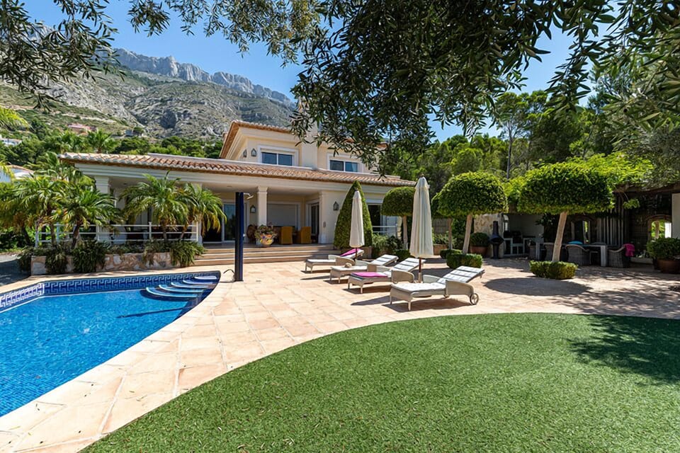 Covered terrace