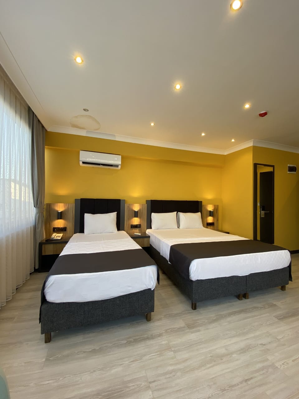Classic Triple Room, City View | Free WiFi, bed sheets