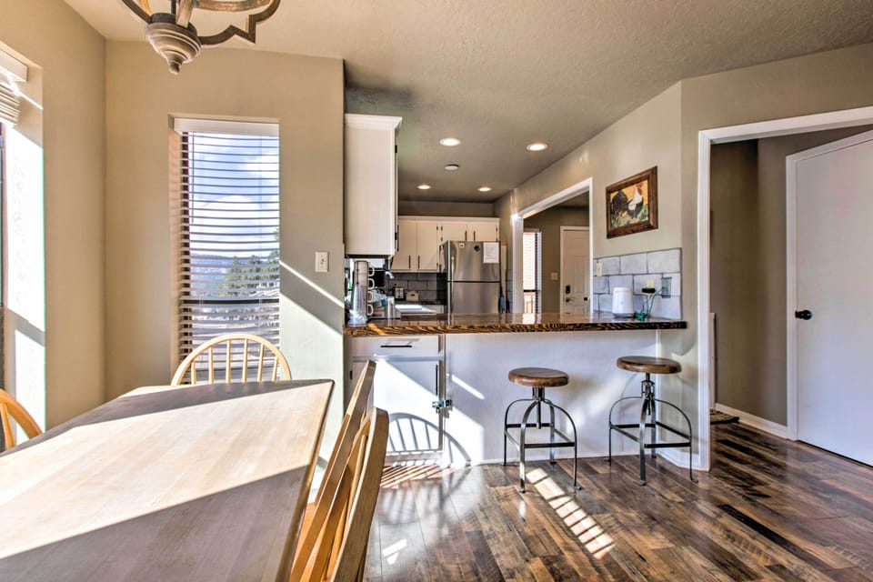 Dining Area | Dishware & Flatware
