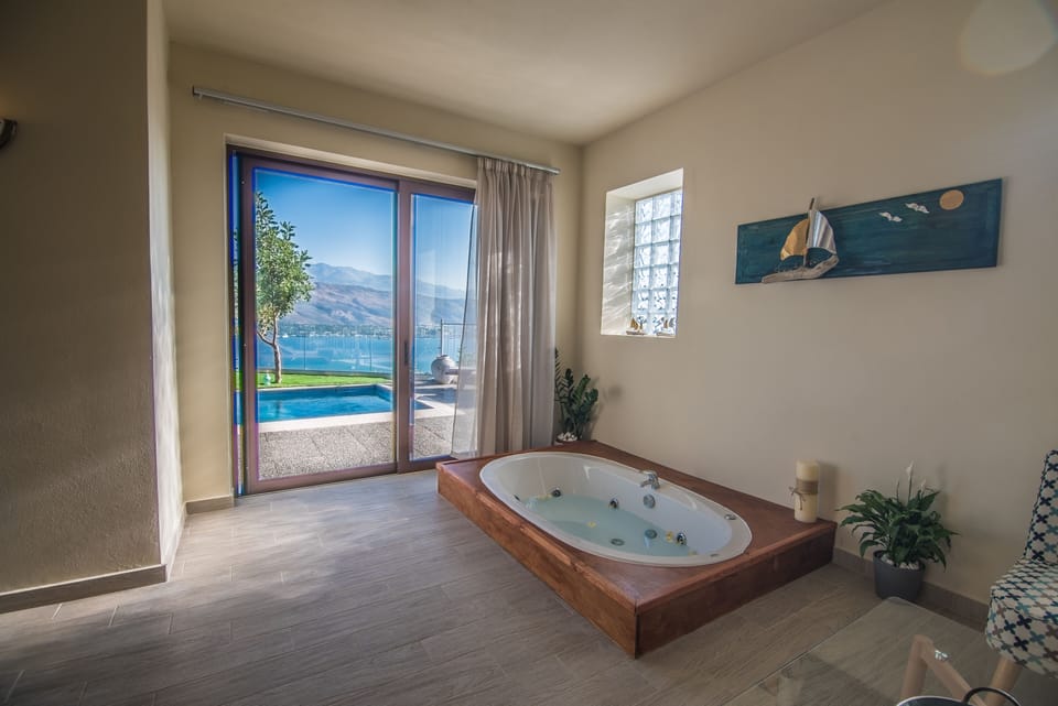 Pull open the doors to hear the sounds of the ocean.