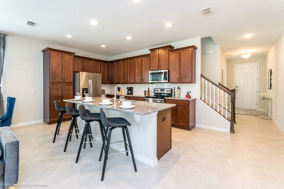Villa (5 Bedrooms) | Private kitchen | Fridge, microwave, oven, stovetop