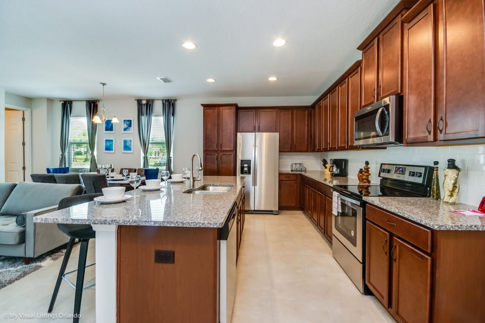 Villa (5 Bedrooms) | Private kitchen | Fridge, microwave, oven, stovetop