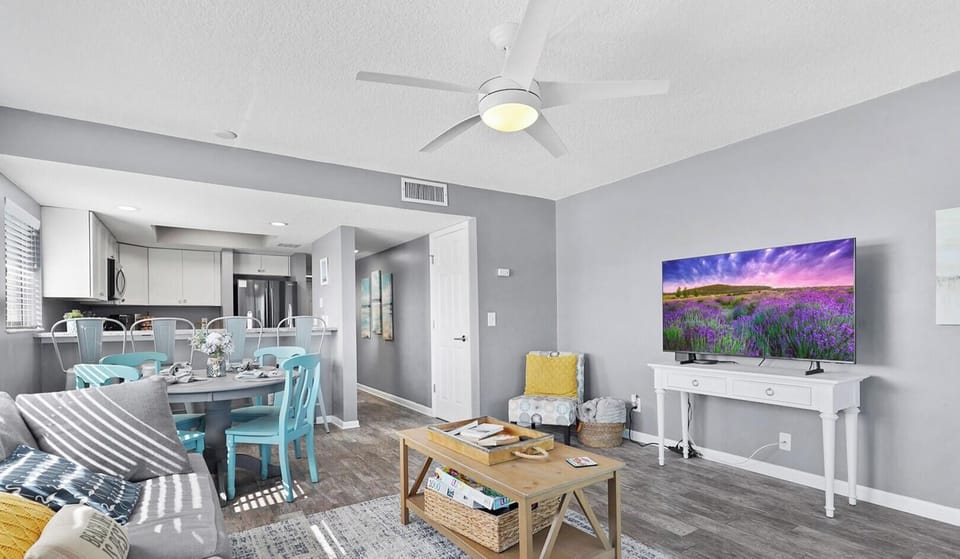 Living area with flat panel tv