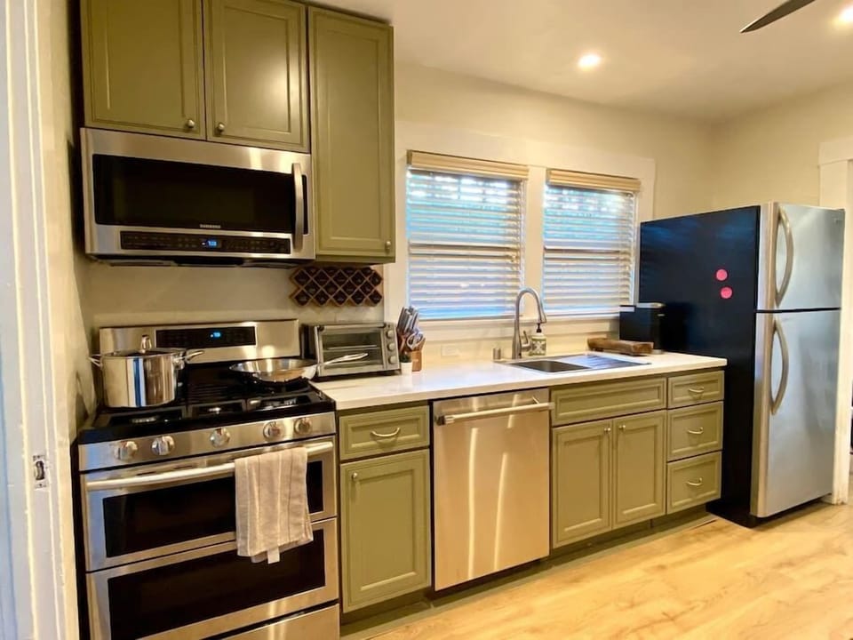 Brand new fully equipped kitchen with every thing one needs to cook gourmet dinner. All stainless steel appliances.