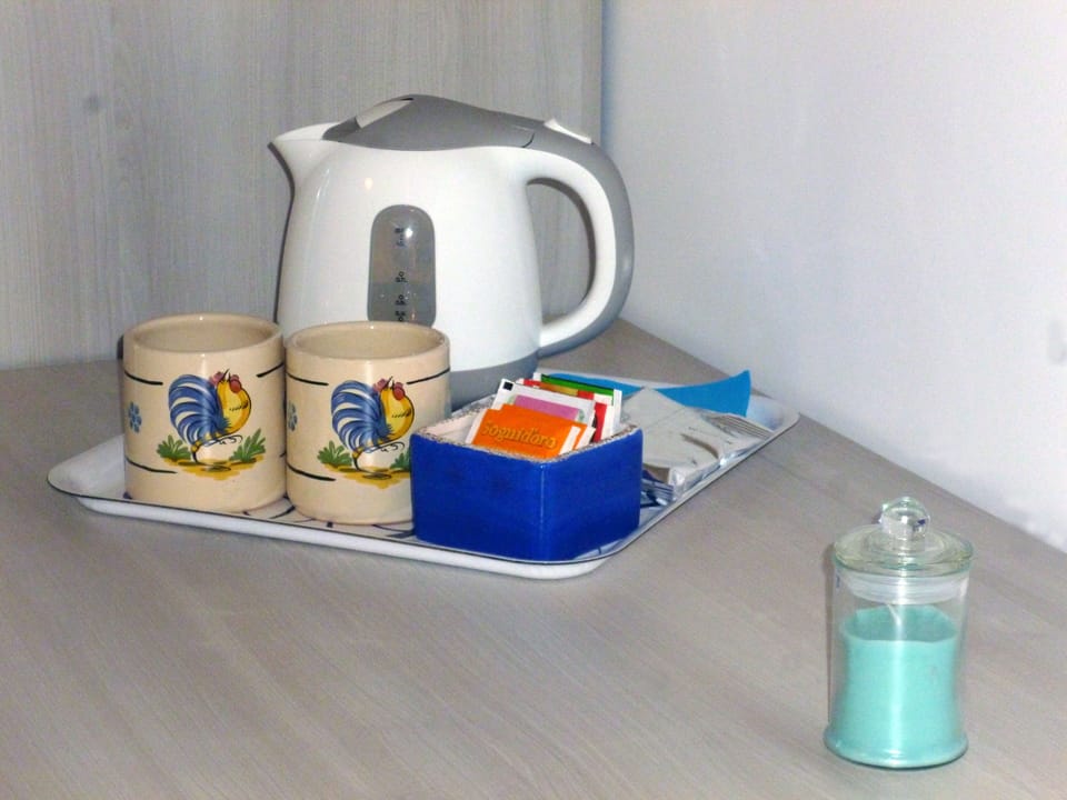 Double Room | Coffee and/or coffee maker