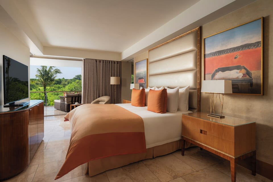 Luxury Suite, Garden View (Earl Garden Suite) | Premium bedding, minibar, in-room safe, desk
