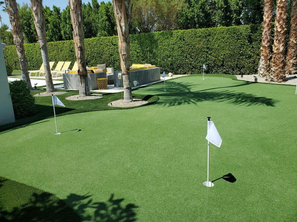 5 hole putting green 