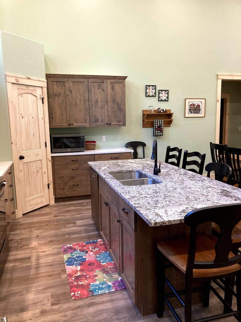 Kitchen island seats 5.