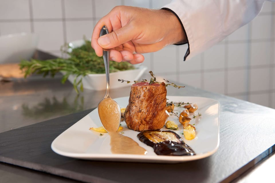 Breakfast, lunch, dinner served; German cuisine 