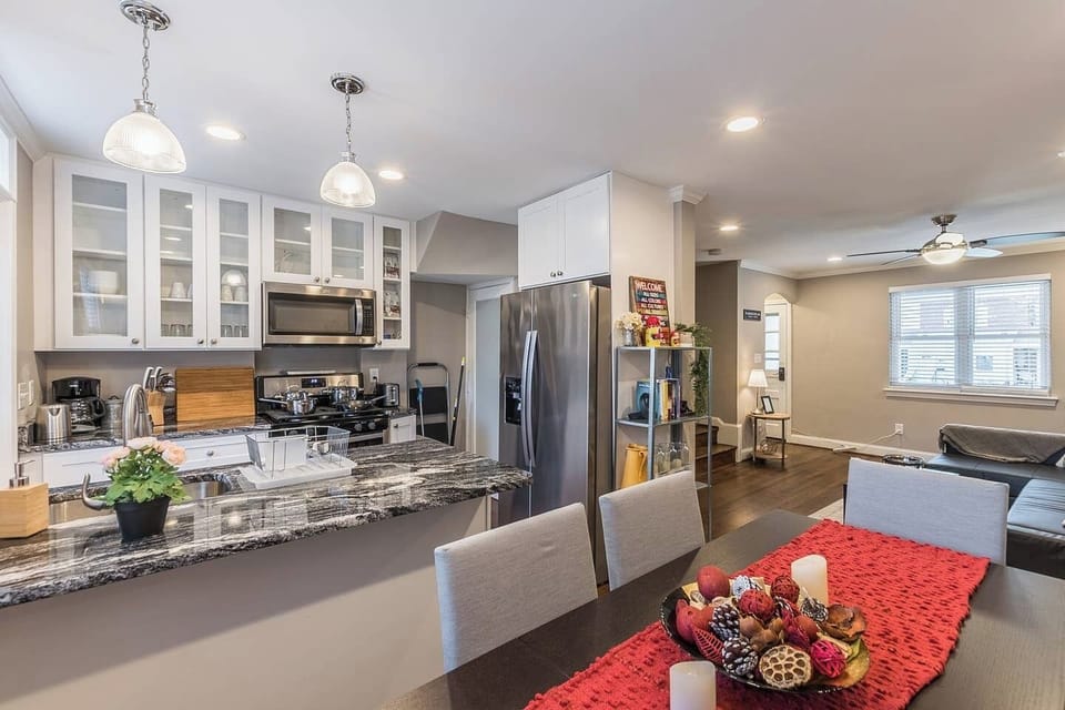 House (3 Bedrooms) | Private kitchen | Coffee/tea maker, fridge, microwave, oven
