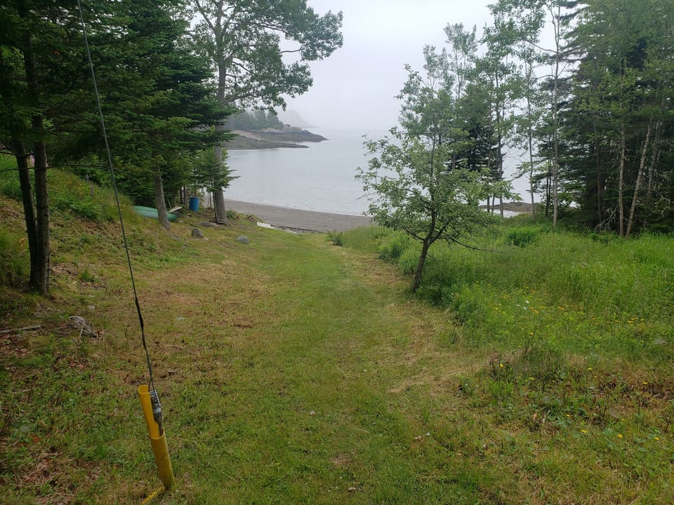 The Pathway to the Beach. Only a few steps from the Tiny Home.