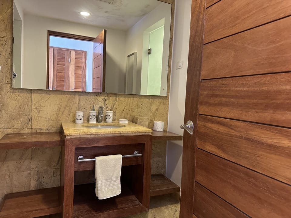 Secondary Full Bathroom