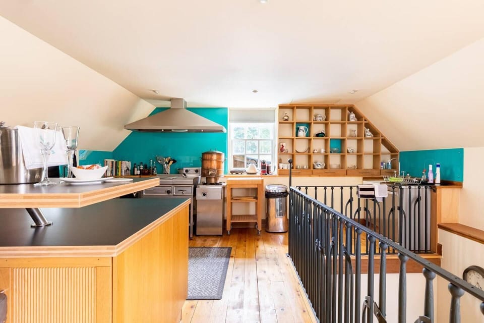 House | 1 bedroom, iron/ironing board, free WiFi, bed sheets