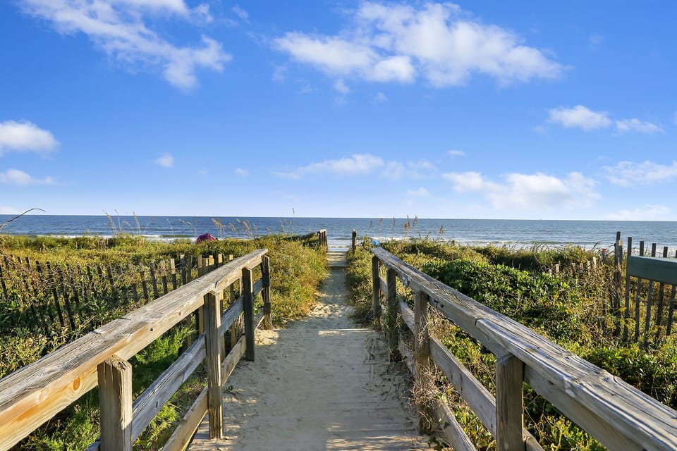 Sea Cabins Beach Access!