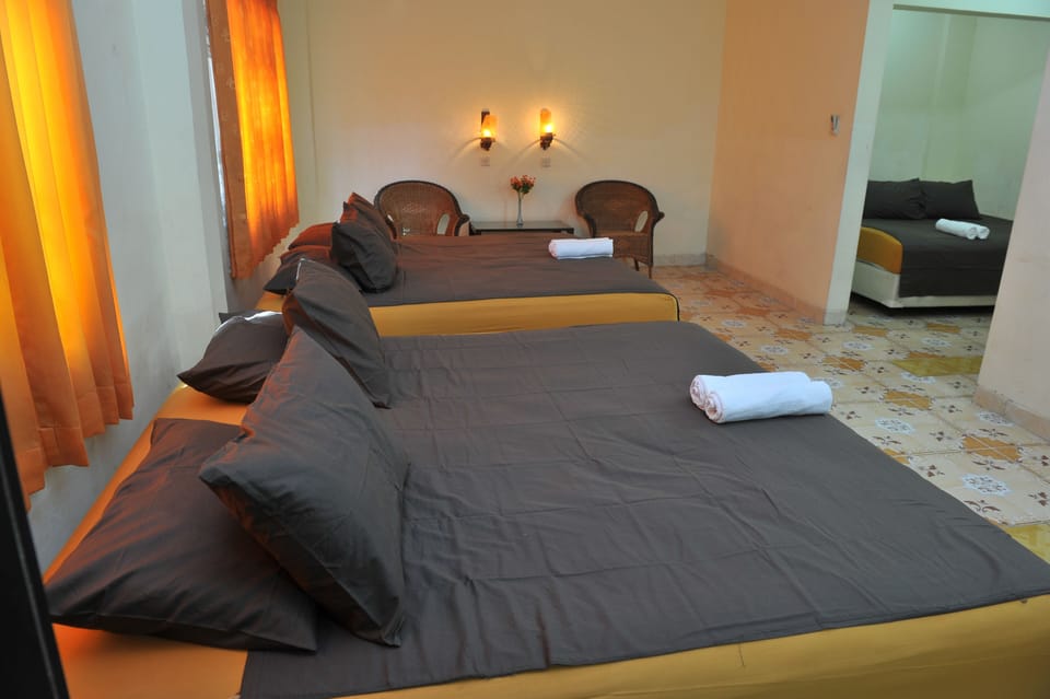 Deluxe Double King | Desk, free WiFi, bed sheets