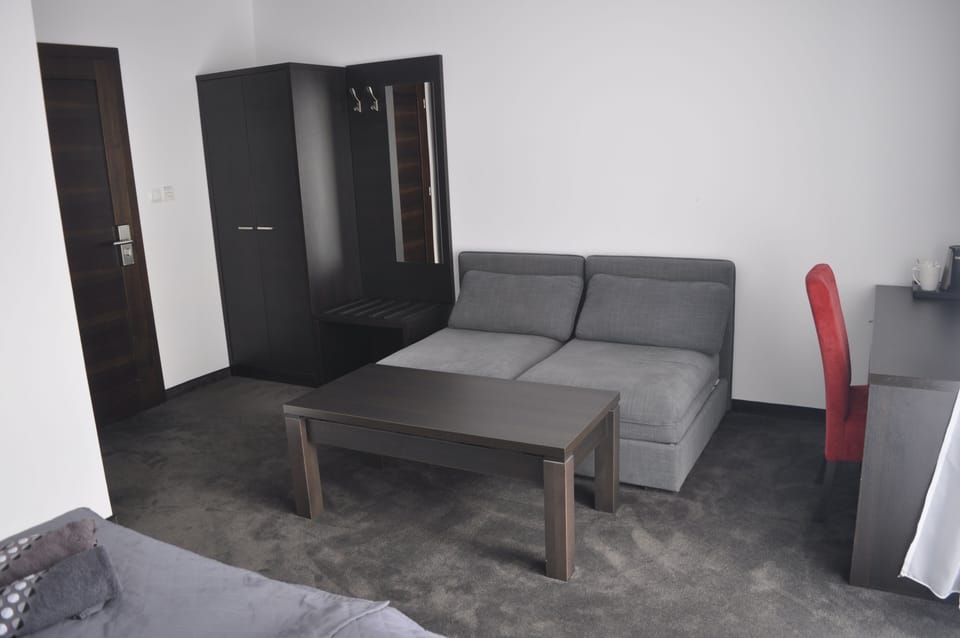 Comfort Room | Living area | 28-inch LCD TV with satellite channels, TV
