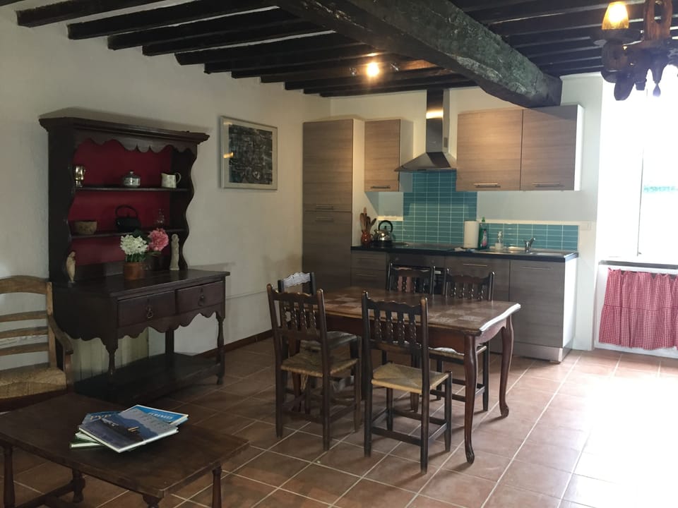 Kitchen / dining