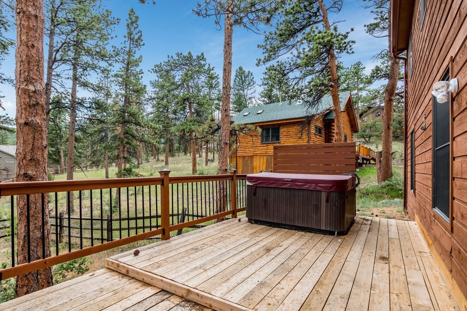 House, 4 Bedrooms | Outdoor spa tub