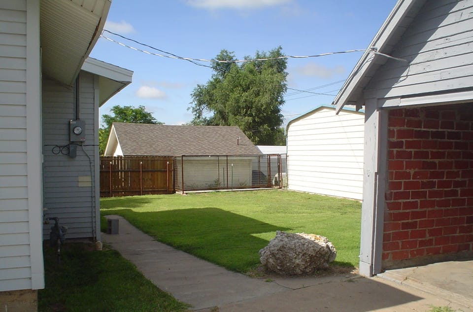 Backyard-storage garage