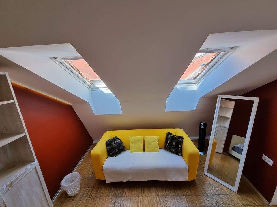 Comfort Room | WiFi (free), bed sheets