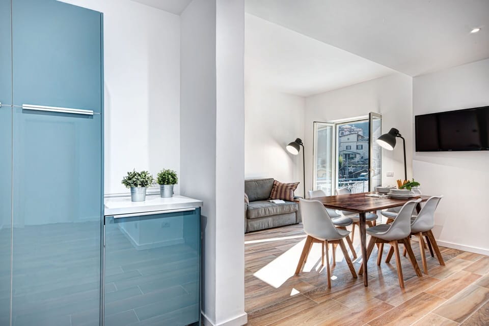 luxury-blues-apartment-sorrento-apartment-kitchen