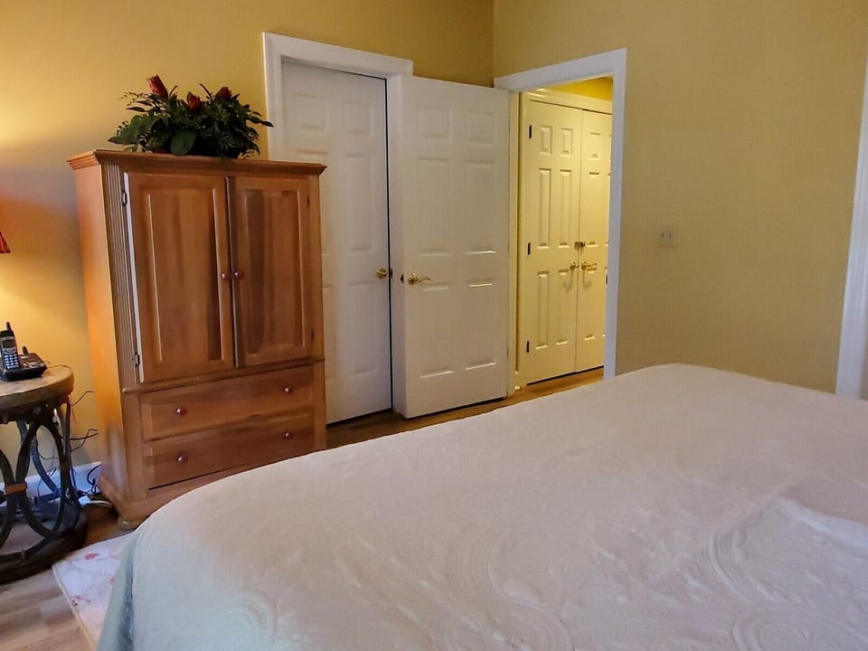 Guest Bedroom with King Bed at 8133 Wendover Dunes