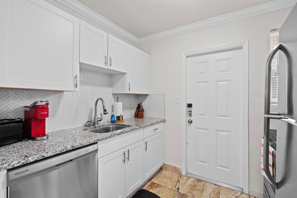 Kitchen opposite view
