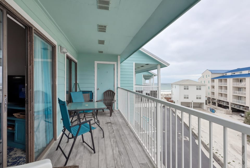 Romar Beach, 2 bedroom 2 bathroom, sleeps 7. Managed by Island Rentals