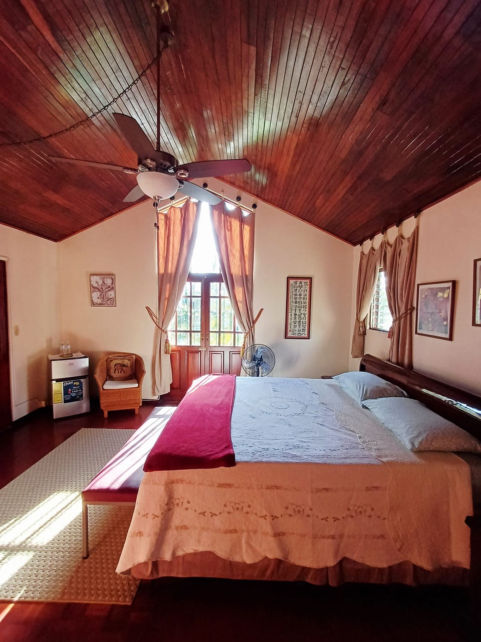 Royal Suite | Premium bedding, pillowtop beds, blackout drapes, soundproofing