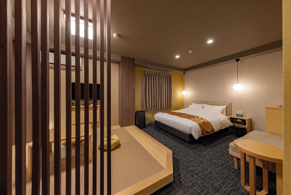 Double Room | Down comforters, desk, free WiFi, bed sheets