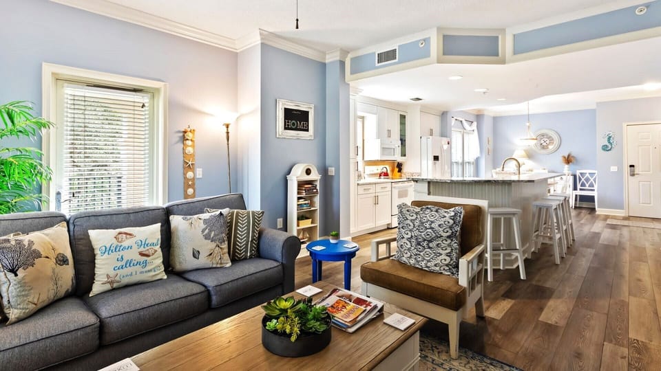 206 N Shore Place has great flow!