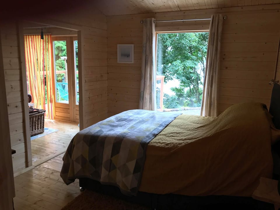 Cabin | 1 bedroom, iron/ironing board, bed sheets