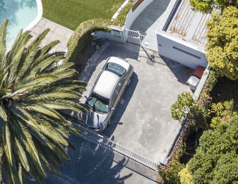 Cottage Sauvignon - Secure Parking for one car