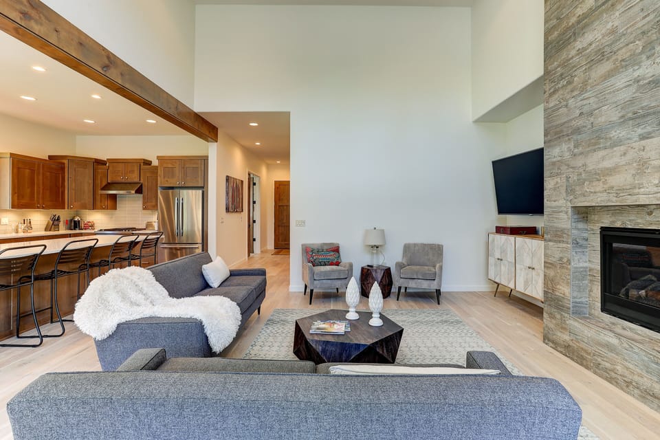 House, 3 Bedrooms | Living room