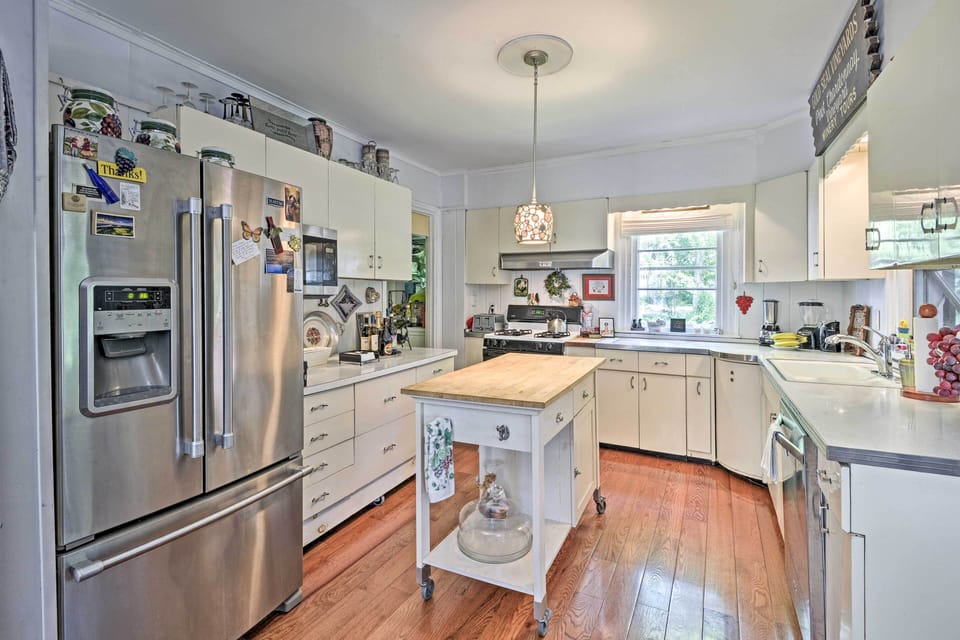 Kitchen | Toaster | Tea Kettle | Blender | Ice Maker
