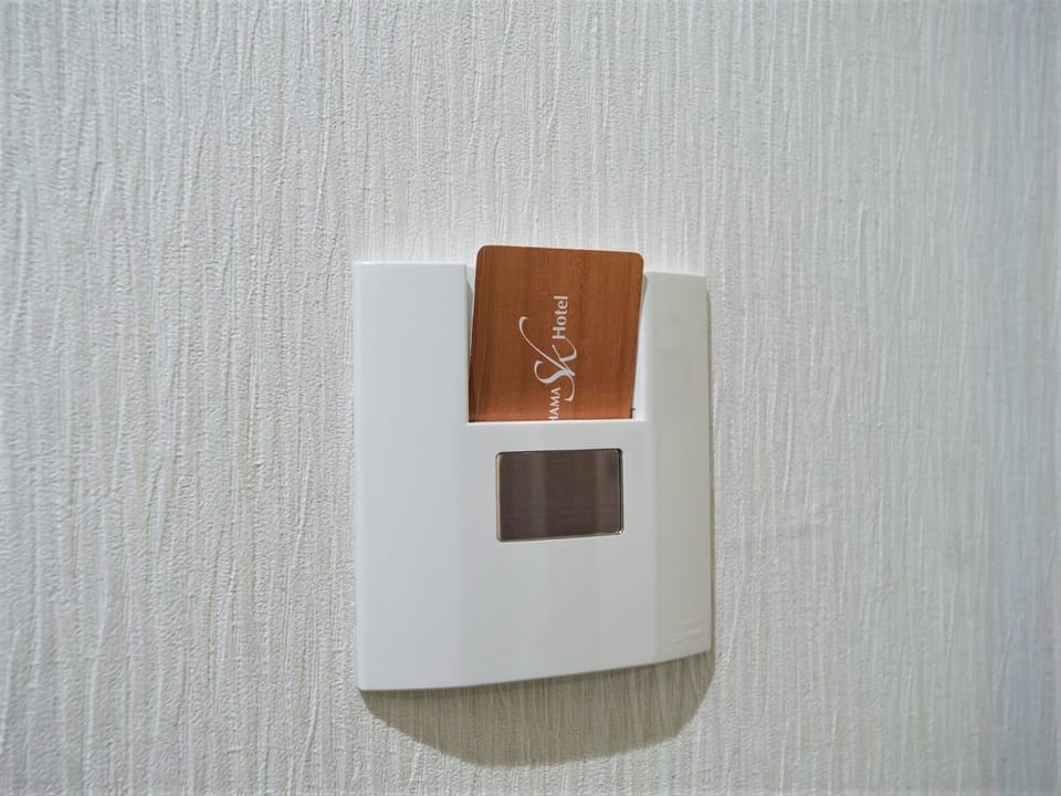 Room card switch The power turns on when the card key is turned on.
