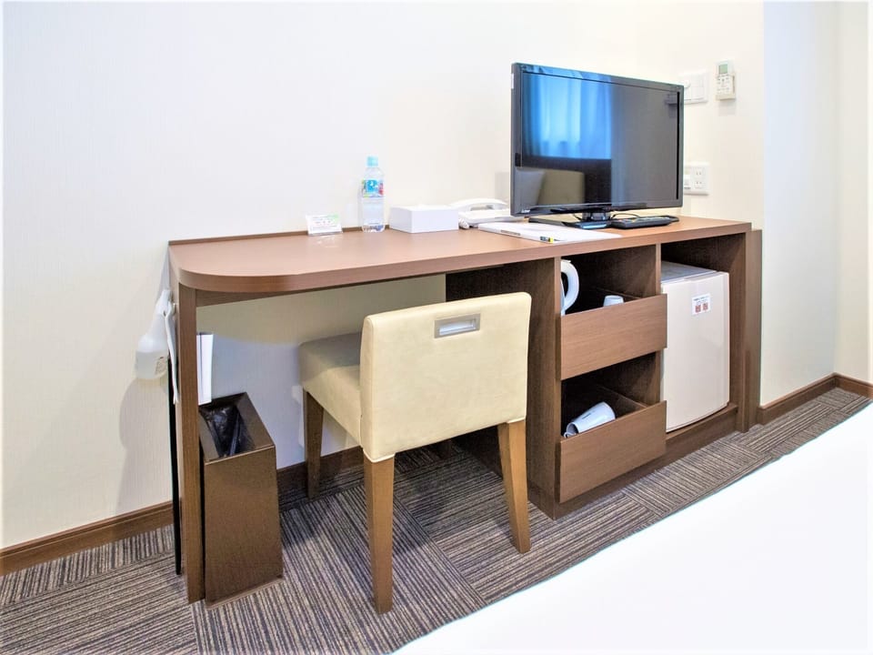 Writing desk (may vary depending on the room)